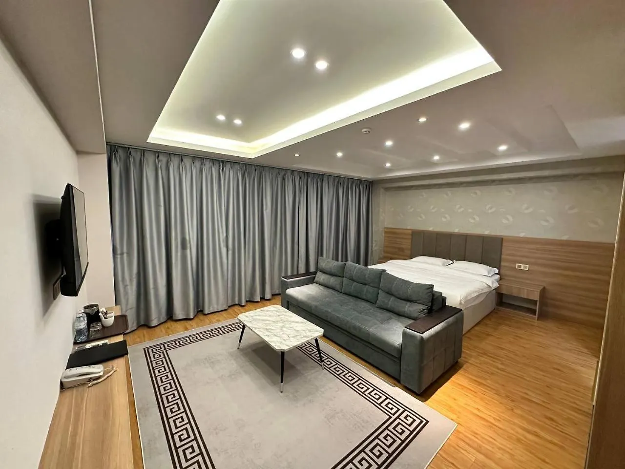 Yb Garden Hotel Almaty