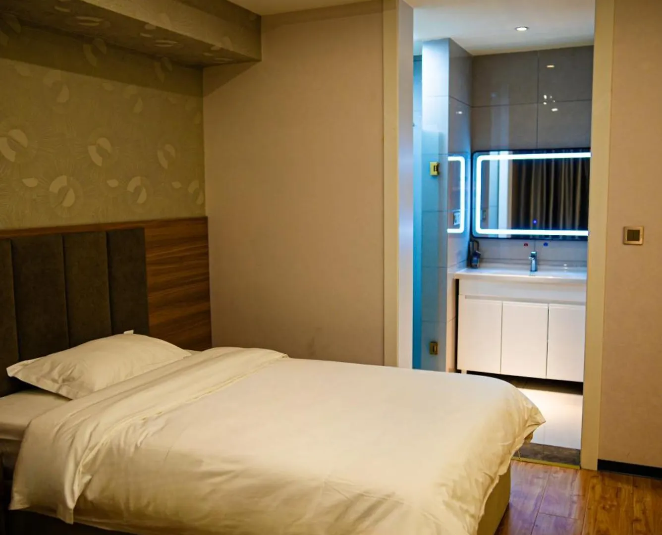 Yb Garden Hotel Almaty