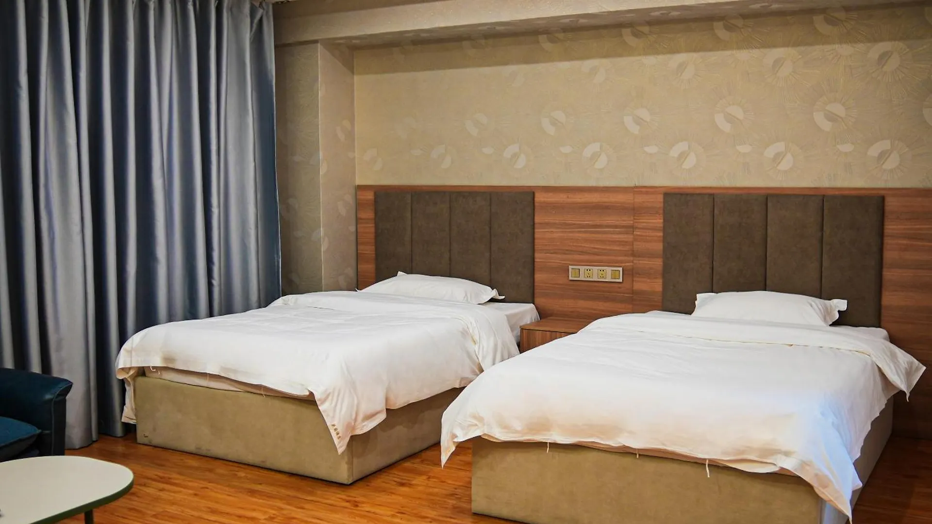 Yb Garden Hotel Almaty
