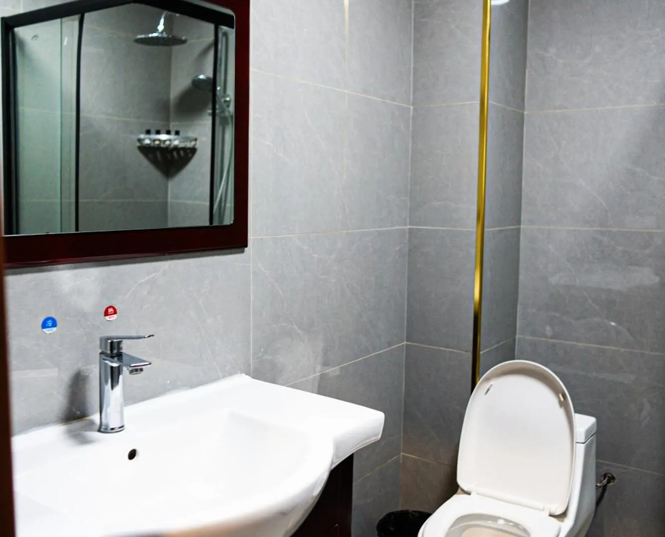 Yb Garden Hotel Almaty
